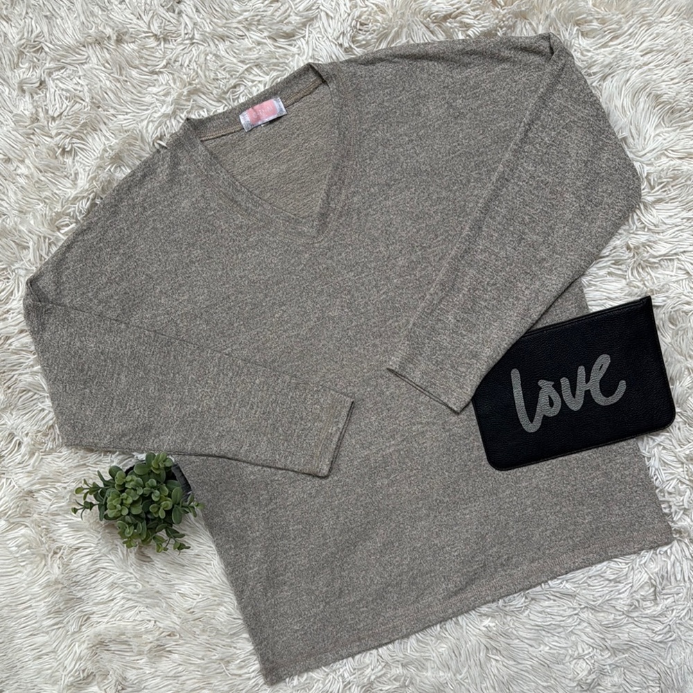 C+D+M V-Neck Lightweight Sweater 💗 Oatmeal